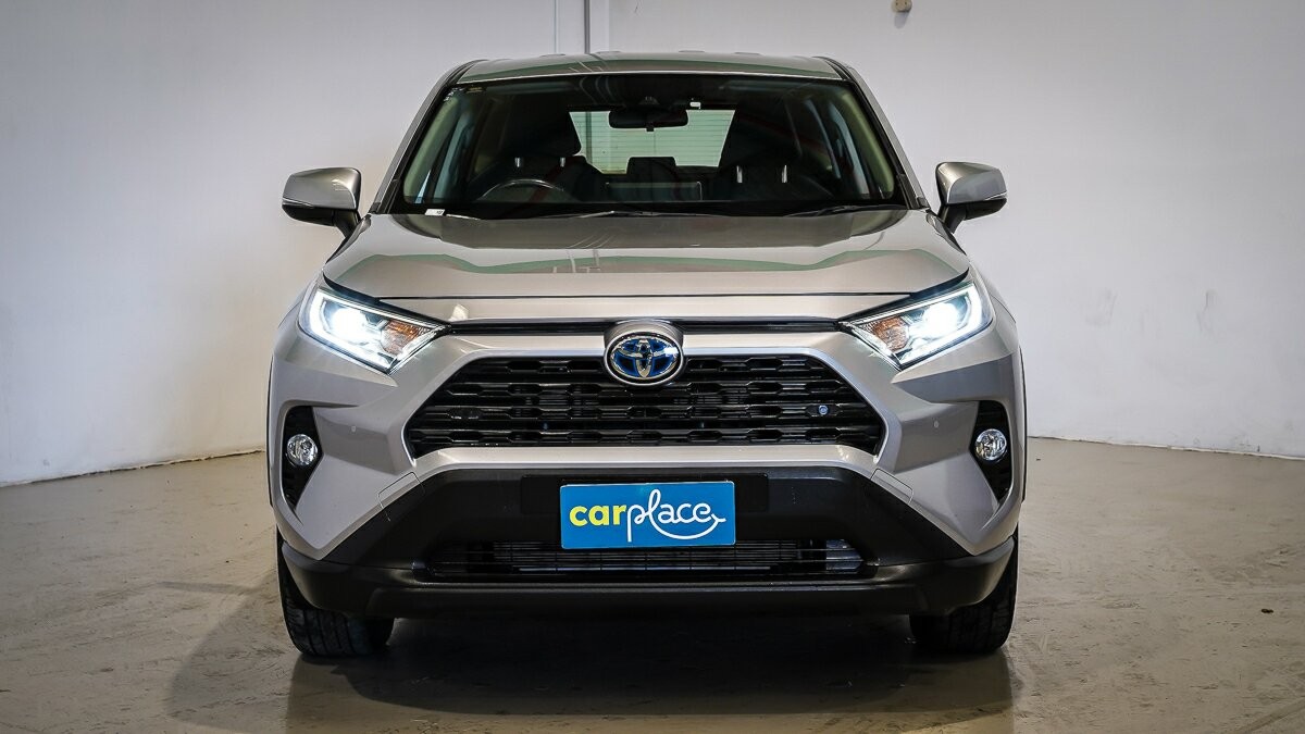 Toyota Rav4 image 2