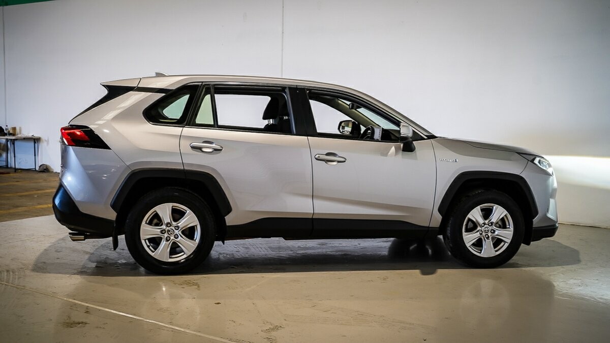 Toyota Rav4 image 4