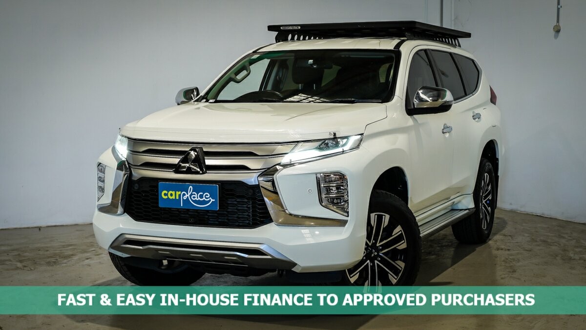 Mitsubishi Pajero Sport image 1