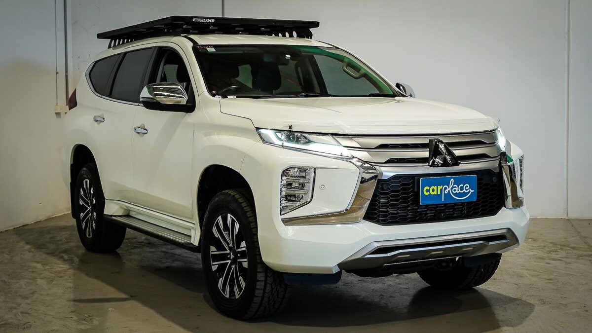 Mitsubishi Pajero Sport image 3