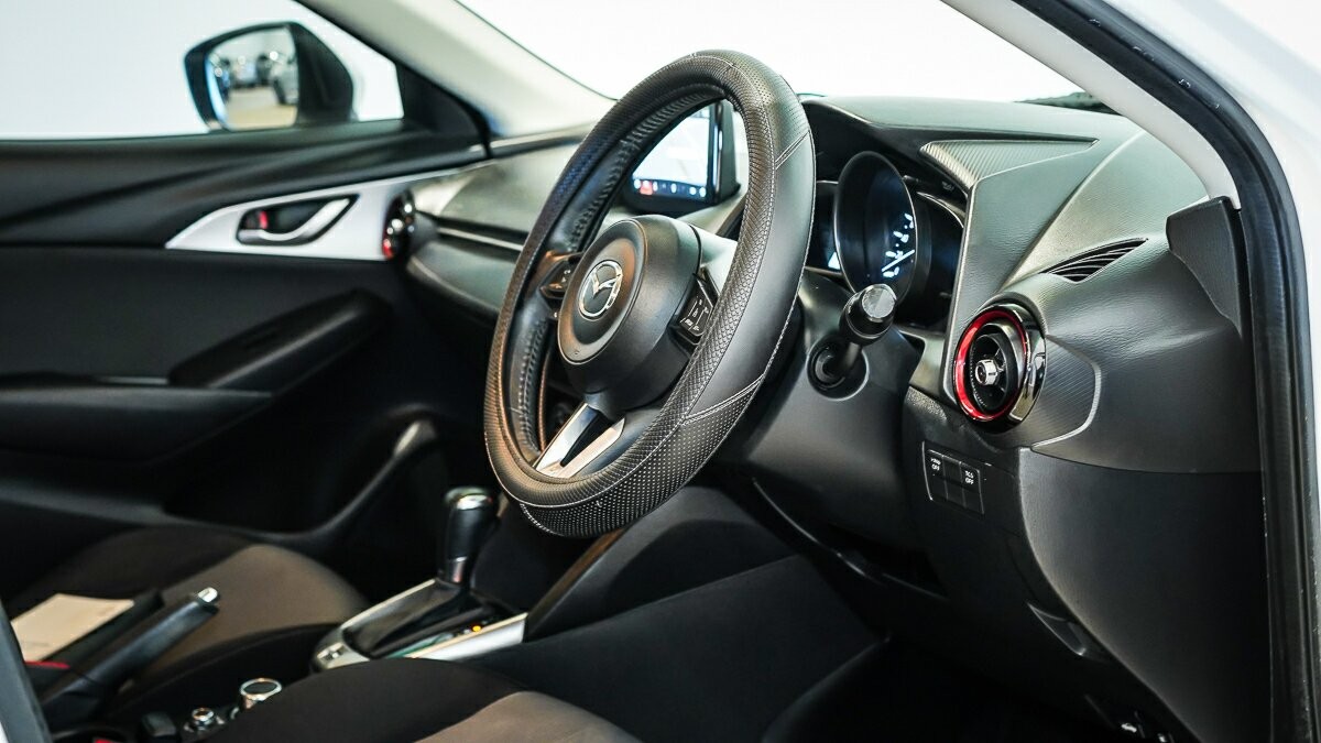 Mazda Cx-3 image 4