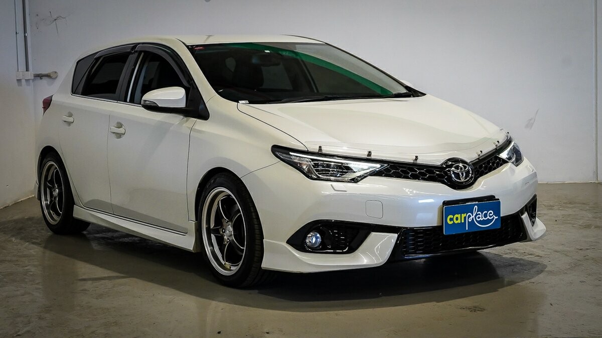 Toyota Corolla image 3