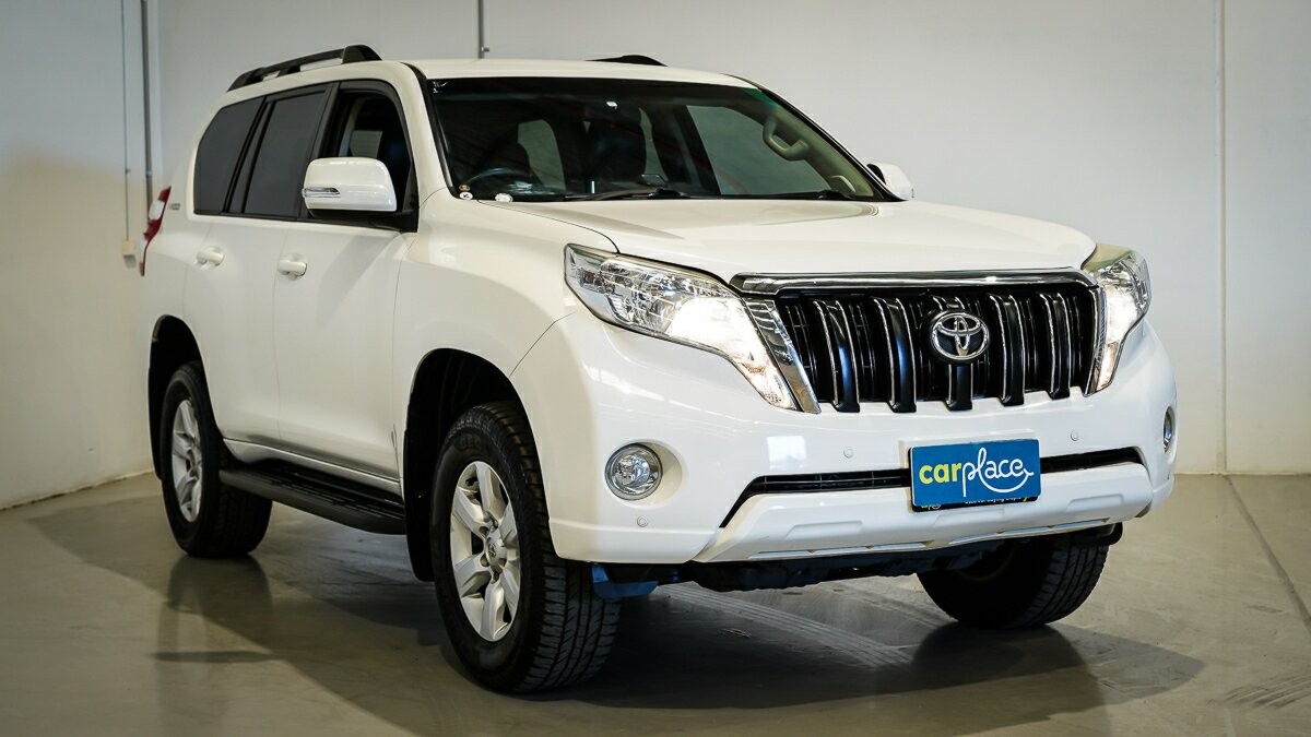 Toyota Landcruiser Prado image 3