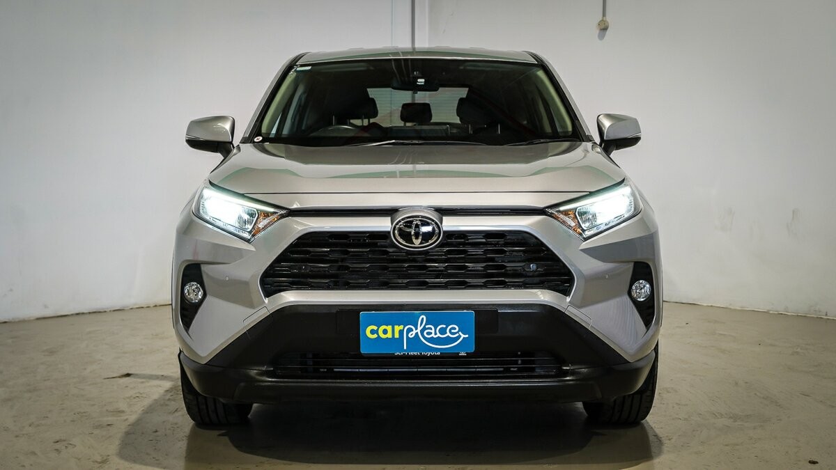 Toyota Rav4 image 2