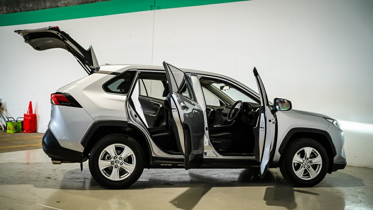 Toyota Rav4 image 4