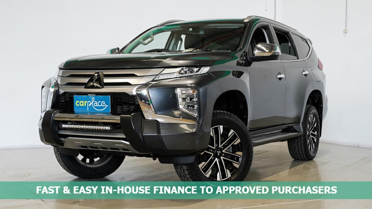Mitsubishi Pajero Sport image 1