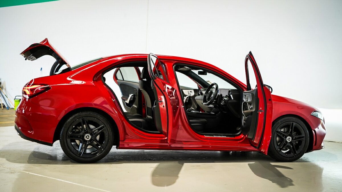 Mercedes Benz A-class image 4