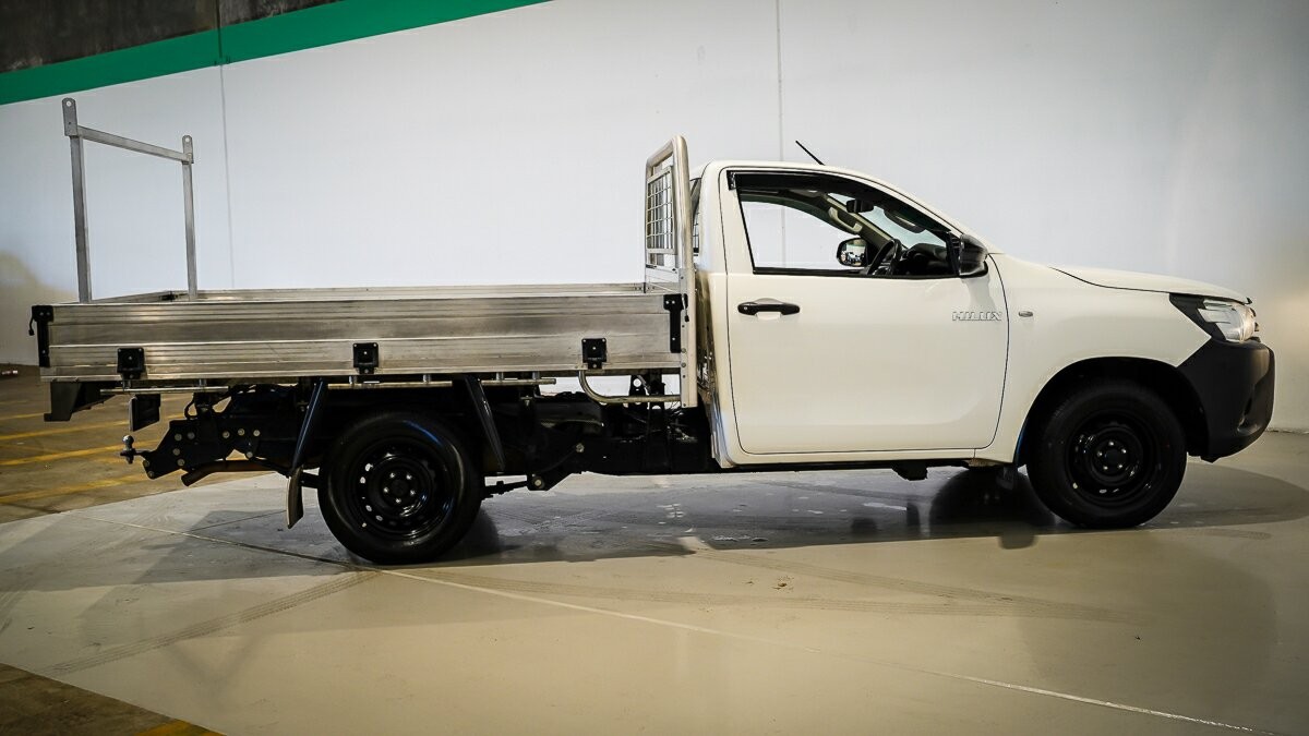 Toyota Hilux image 4