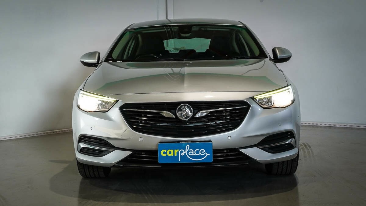 Holden Commodore image 2