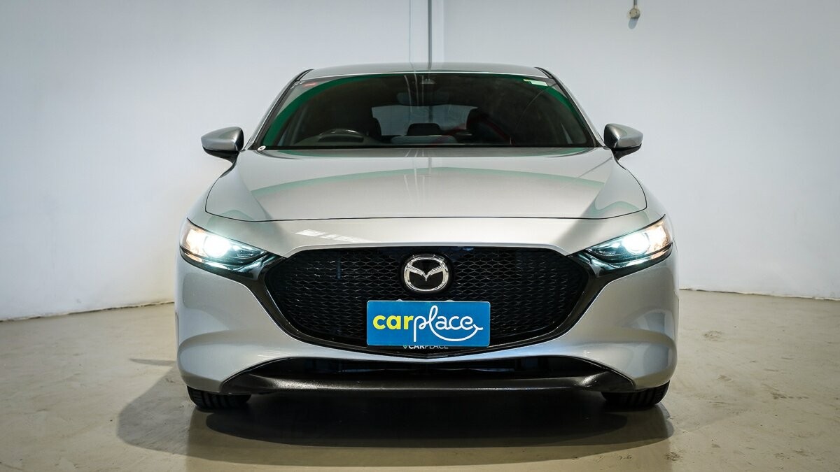 Mazda 3 image 2