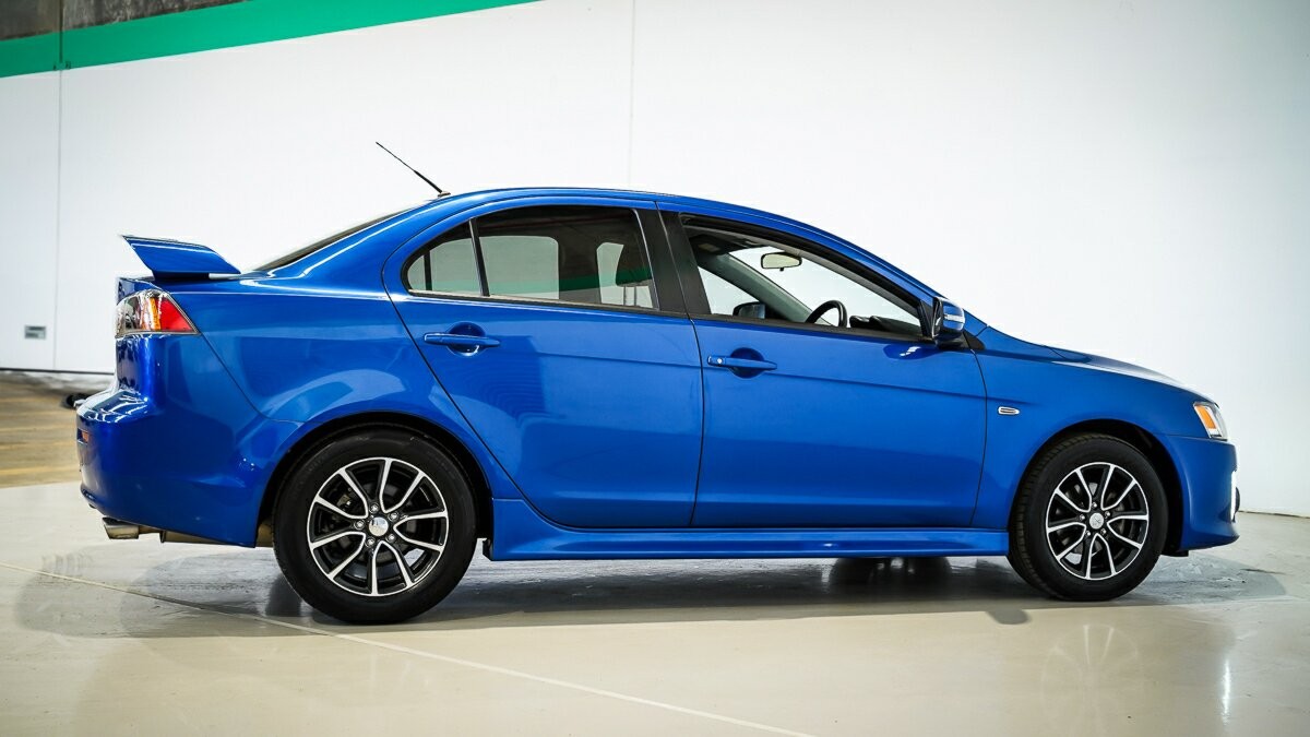 Mitsubishi Lancer image 4