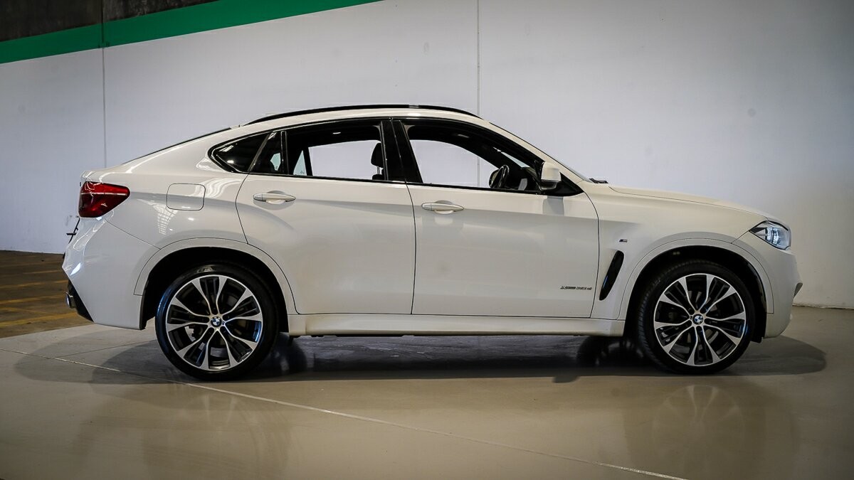 BMW X6 image 4