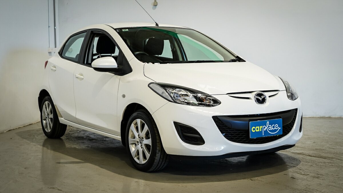 Mazda 2 image 2