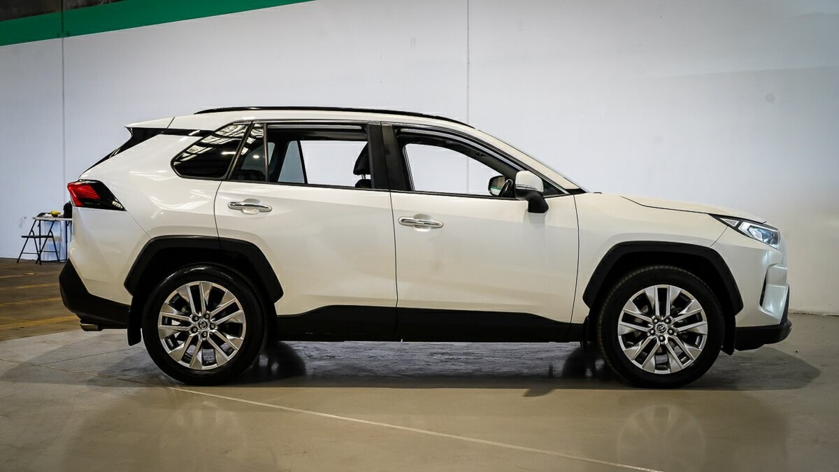 Toyota Rav4 image 4