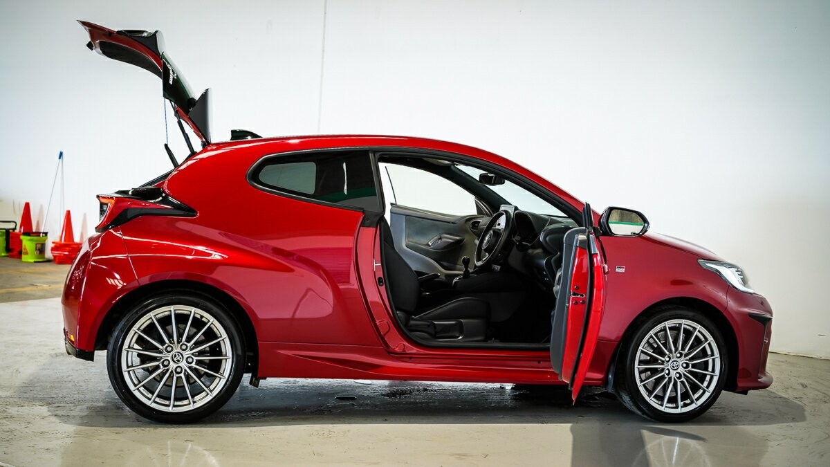 Toyota Yaris image 2
