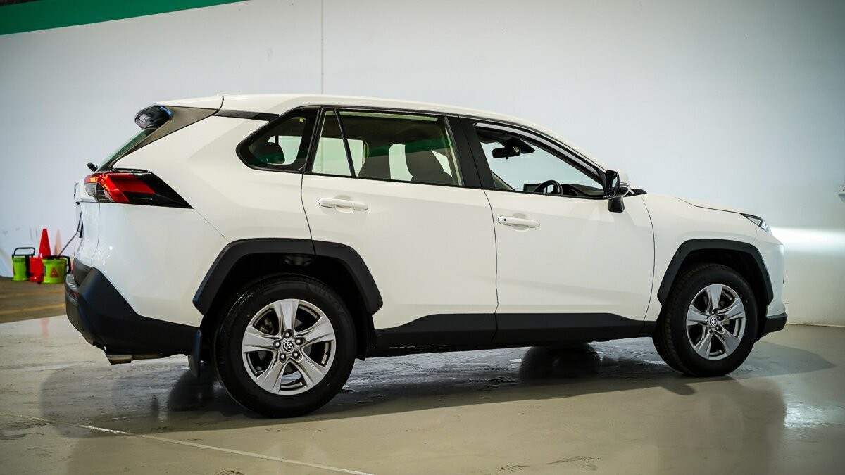 Toyota Rav4 image 4
