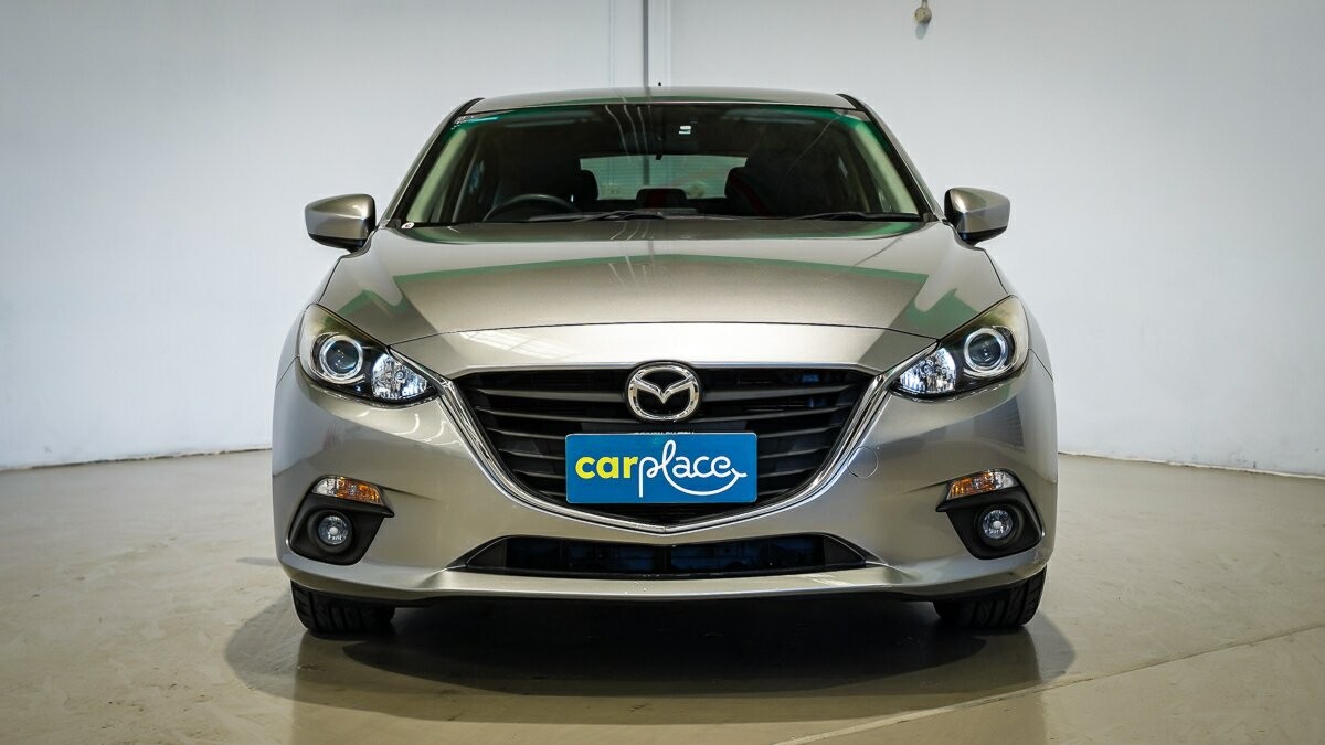 Mazda 3 image 2