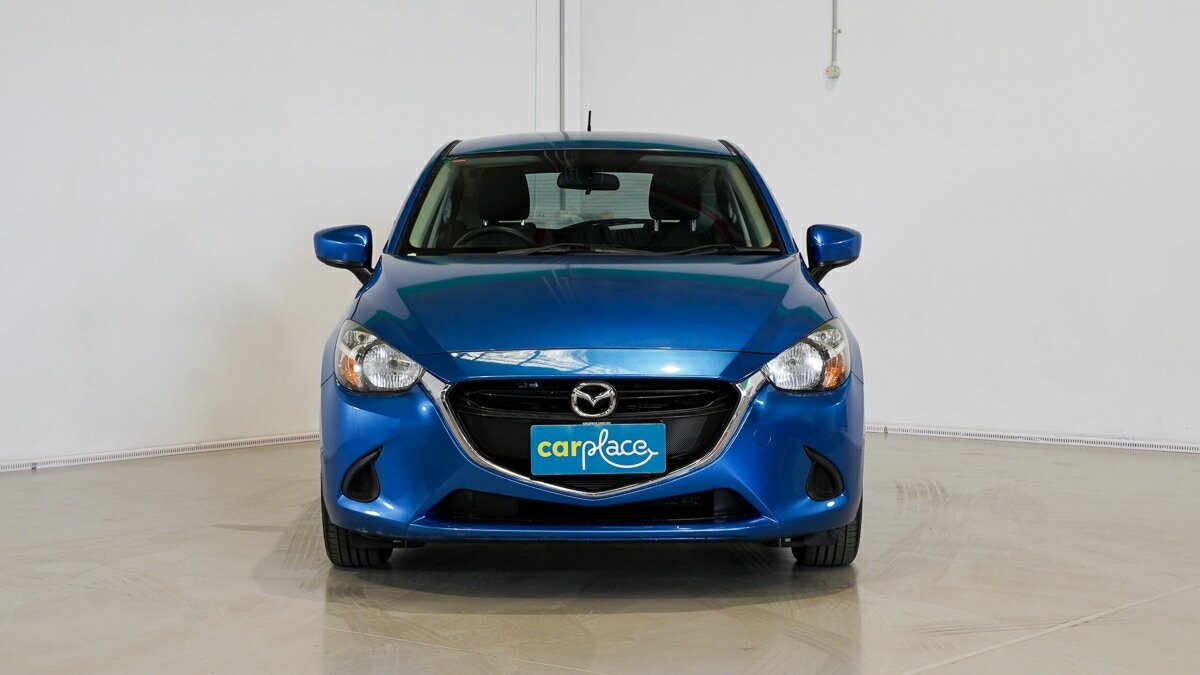 Mazda 2 image 2