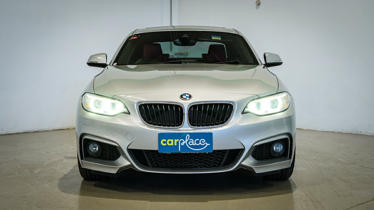 BMW 2 Series image 2