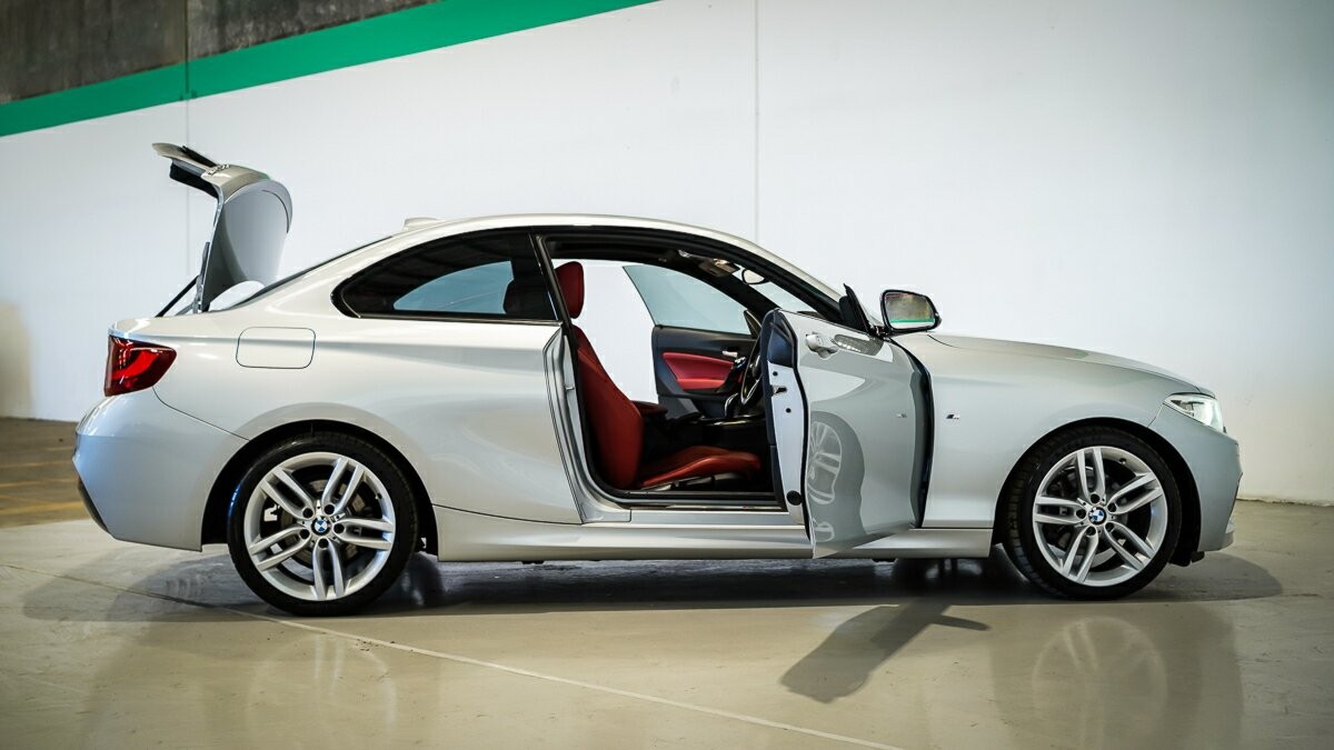 BMW 2 Series image 4