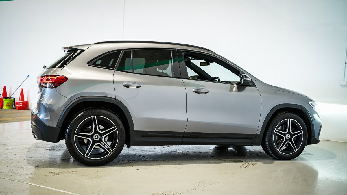 Mercedes Benz Gla-class image 4
