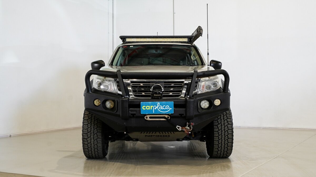 Nissan Navara image 2