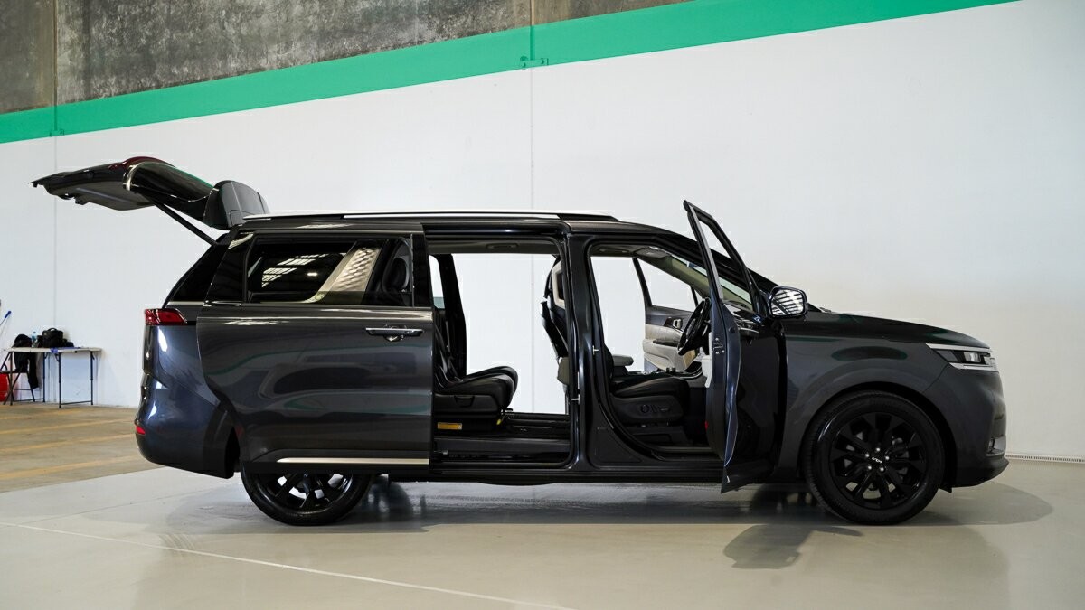 Kia Carnival image 4