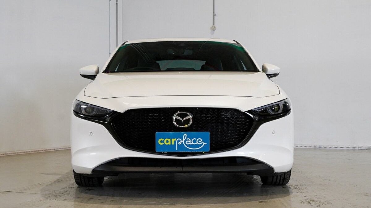 Mazda 3 image 2