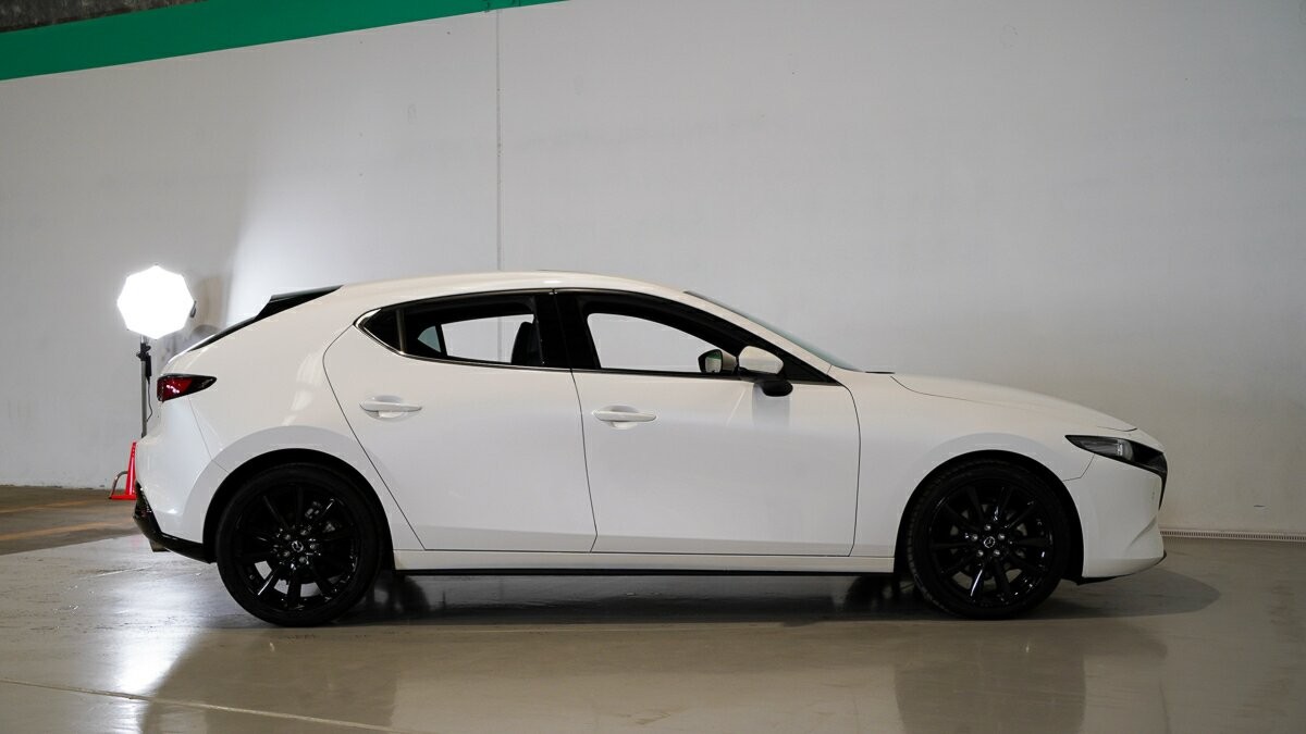 Mazda 3 image 3