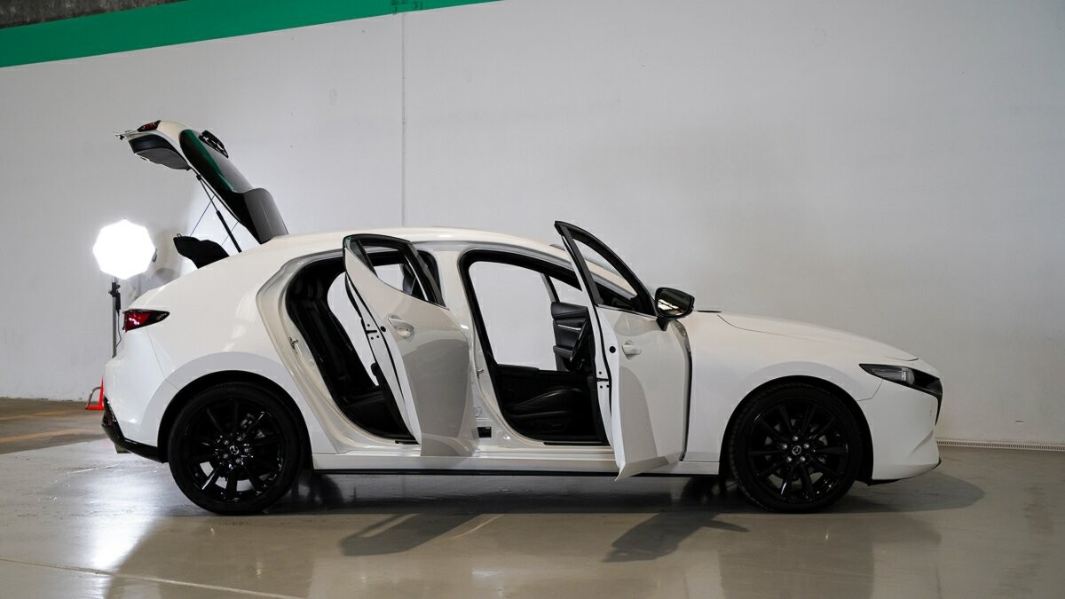 Mazda 3 image 4
