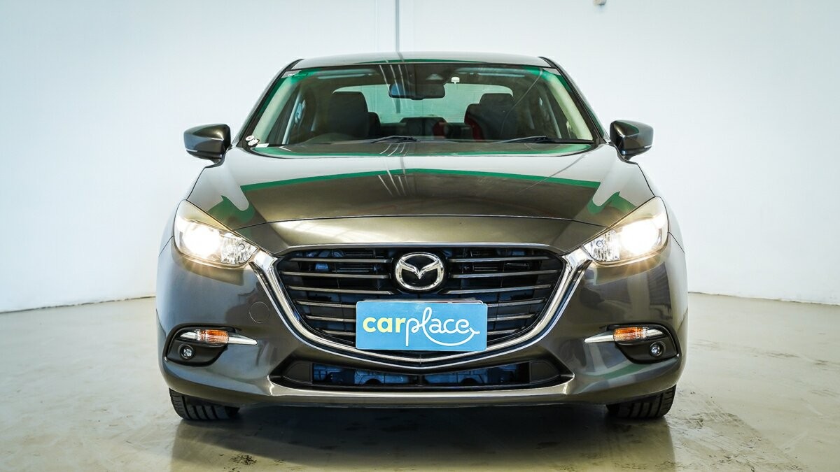 Mazda 3 image 2