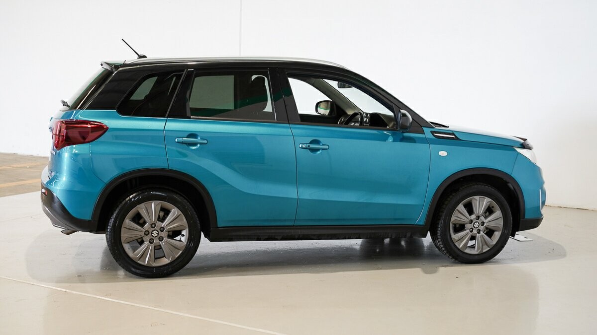 Suzuki Vitara image 4