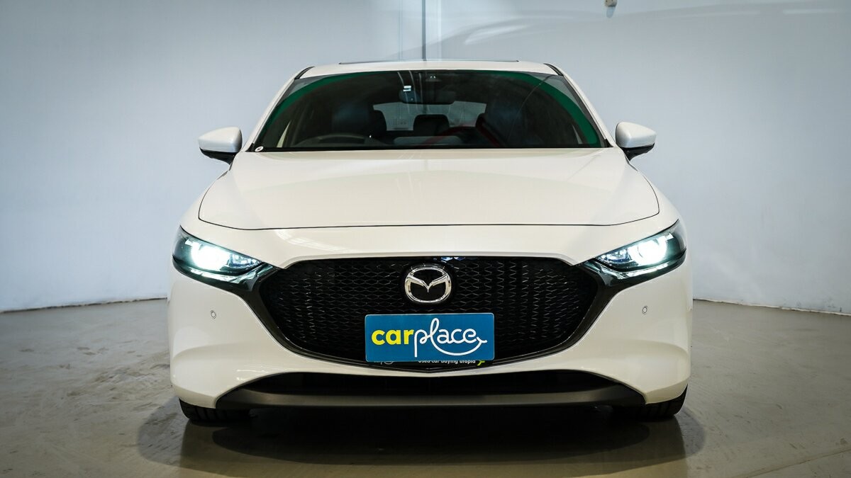 Mazda 3 image 2