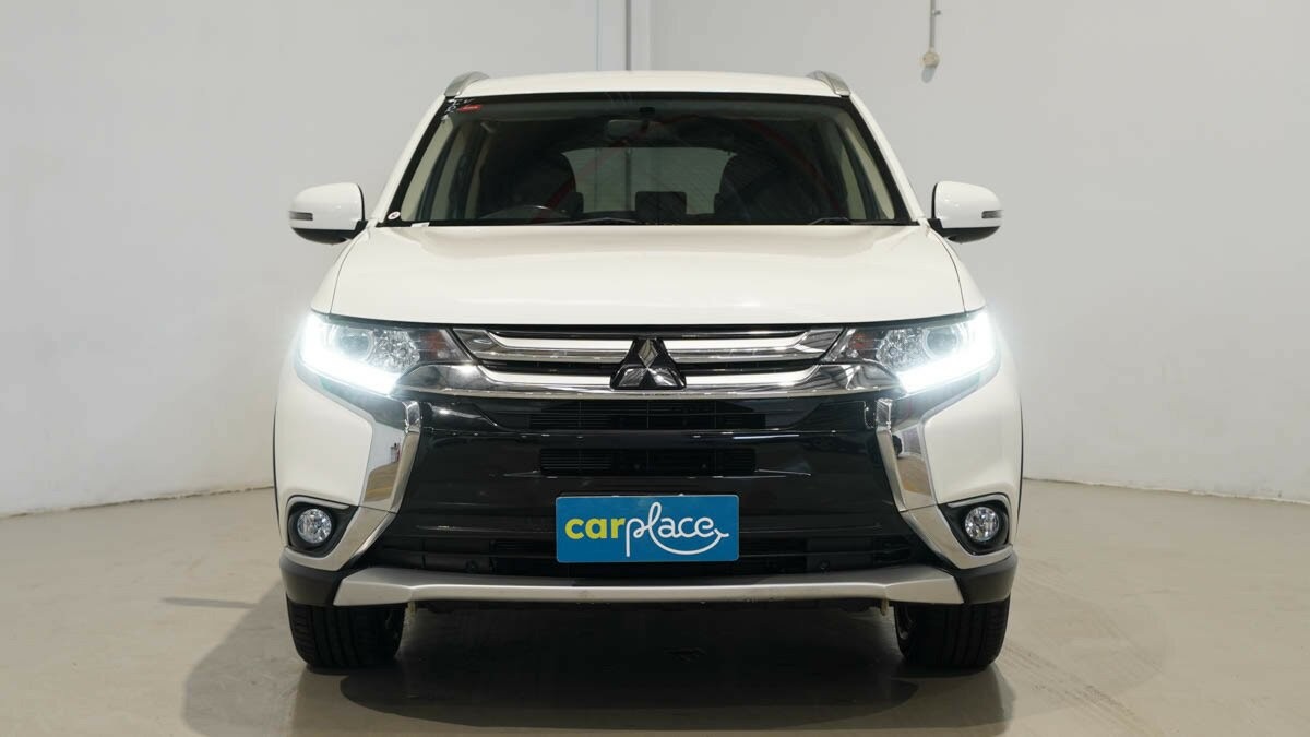 Mitsubishi Outlander image 2