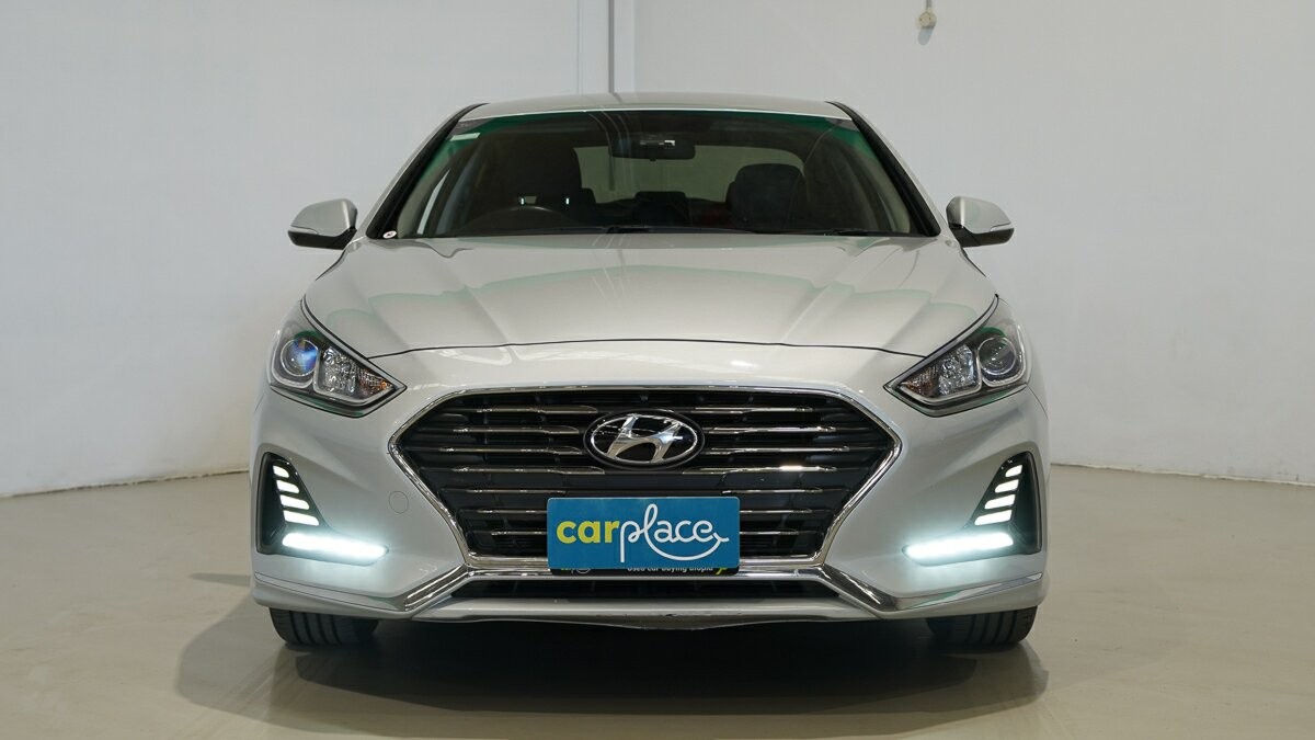 Hyundai Sonata image 2