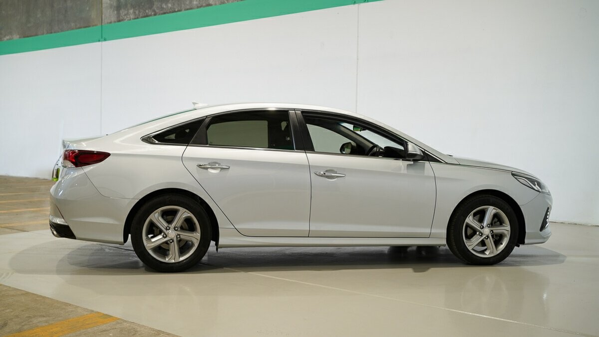 Hyundai Sonata image 4