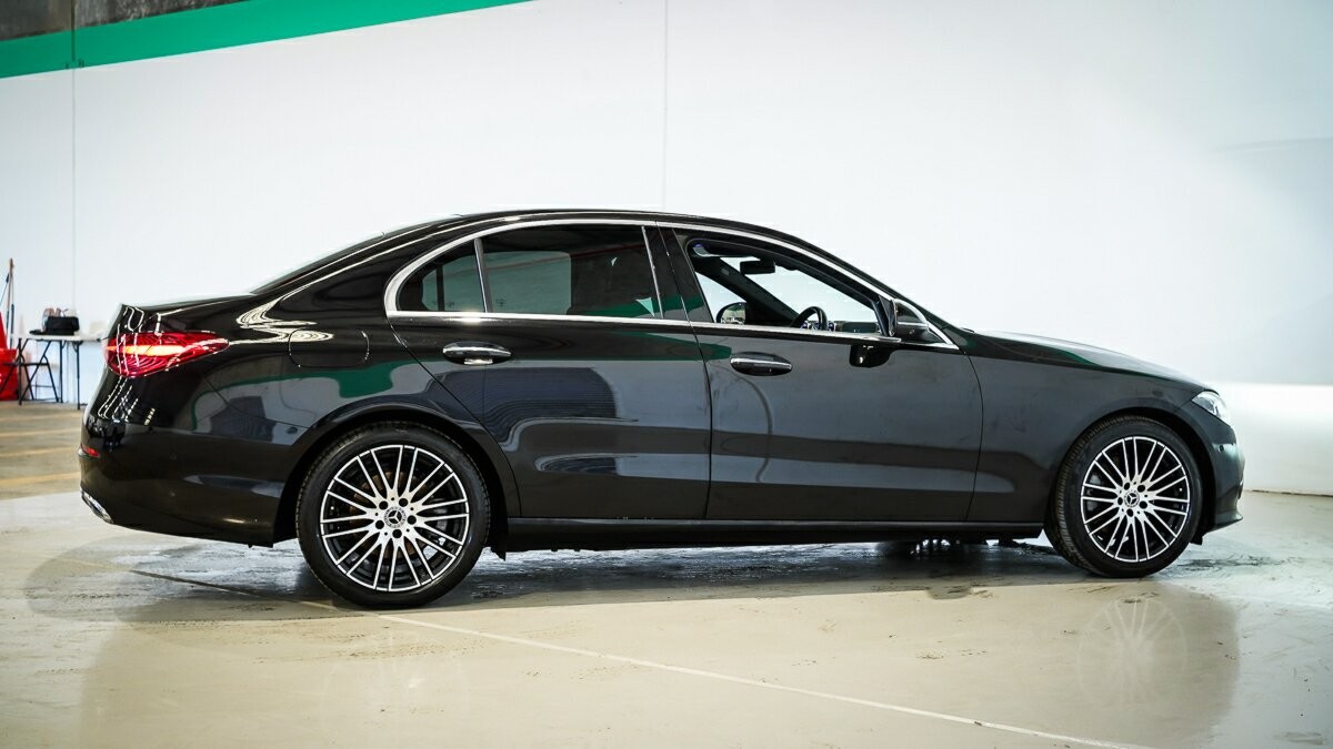 Mercedes Benz C-class image 4