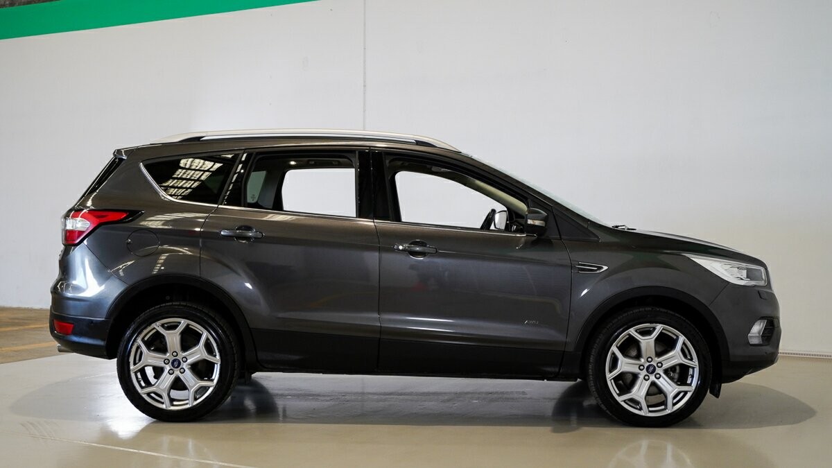 Ford Escape image 3