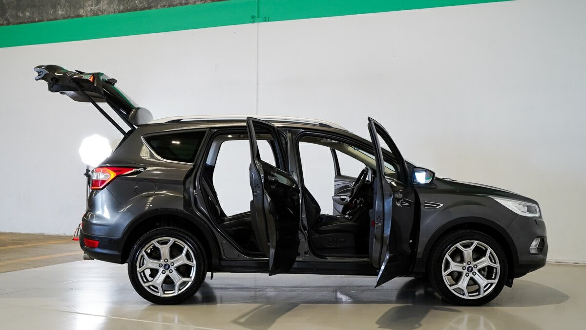 Ford Escape image 4