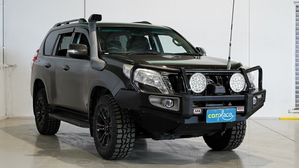 Toyota Landcruiser Prado image 3