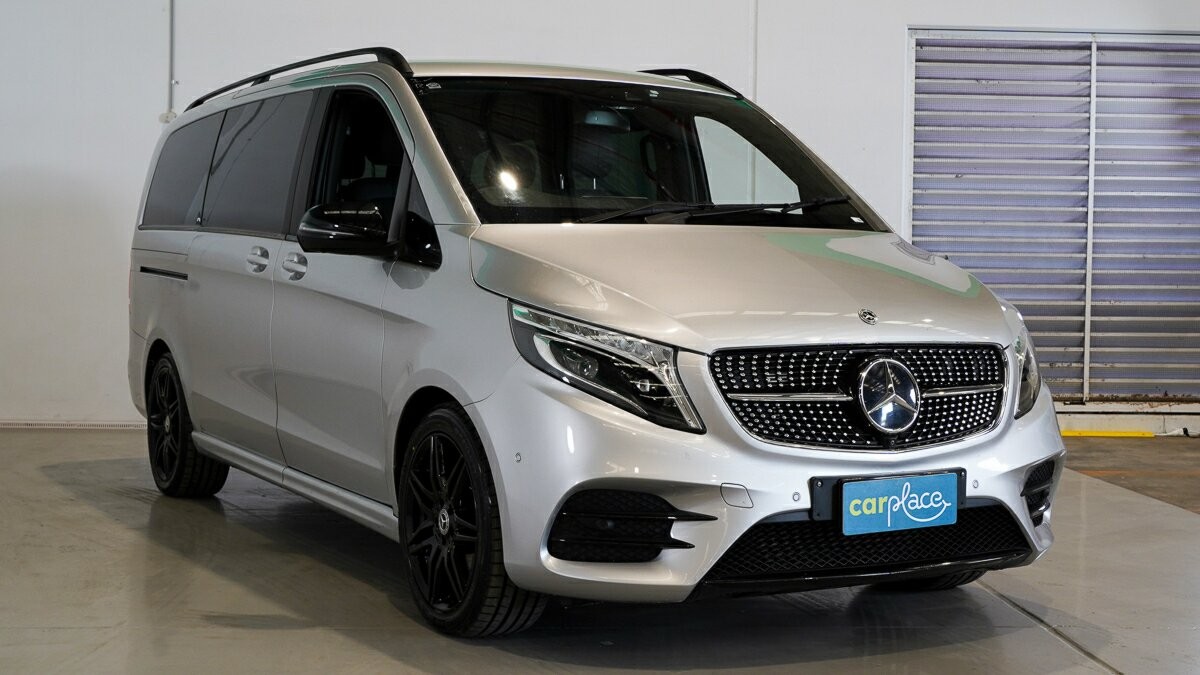 Mercedes Benz V-class image 3