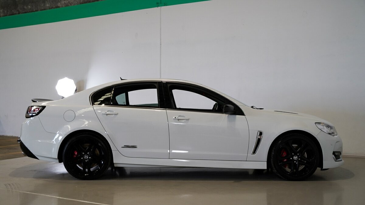 Holden Commodore image 3