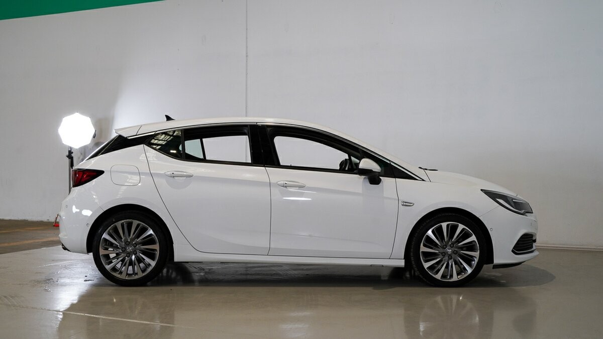 Holden Astra image 3