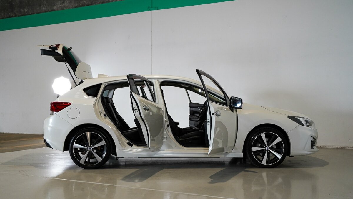 Subaru Impreza image 4