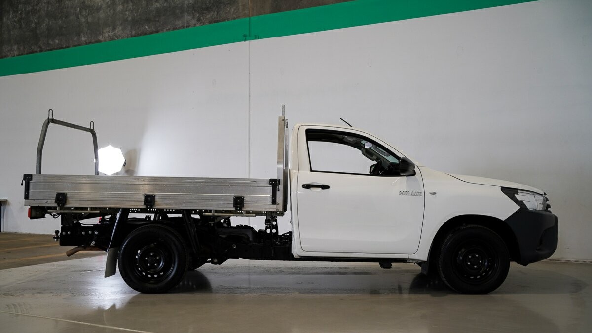 Toyota Hilux image 3