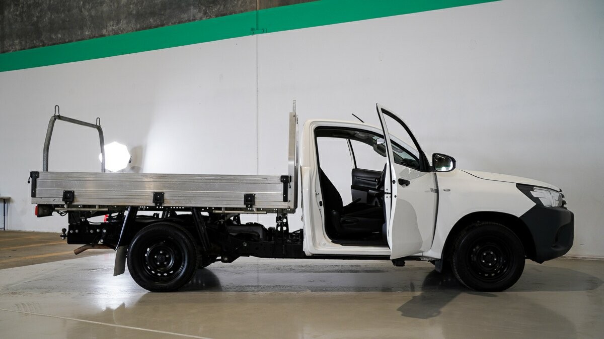 Toyota Hilux image 4