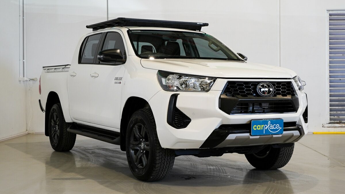 Toyota Hilux image 3