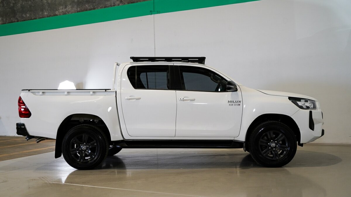 Toyota Hilux image 4