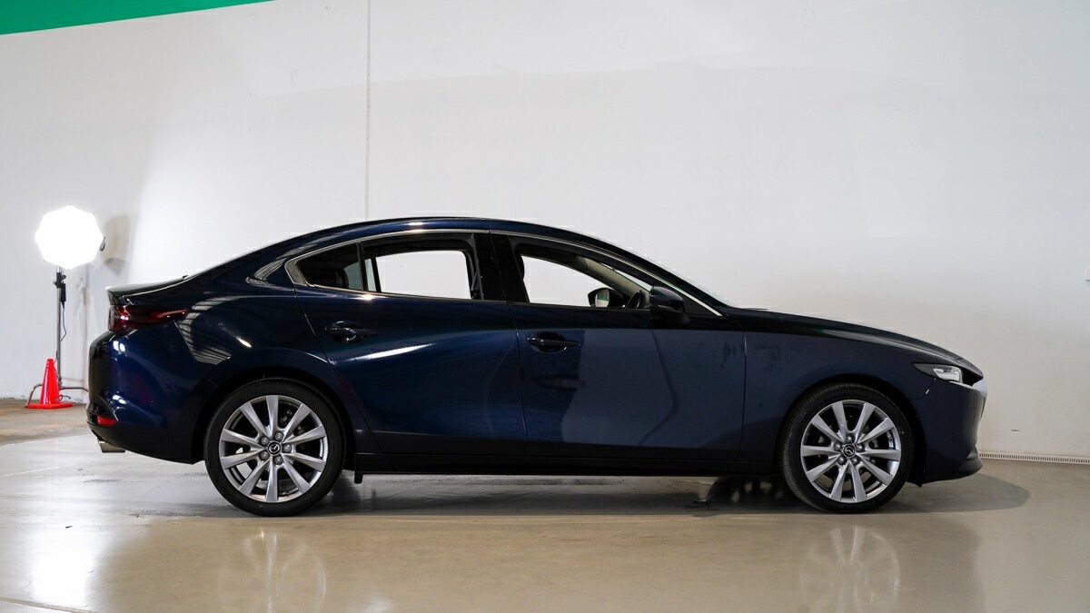 Mazda 3 image 3