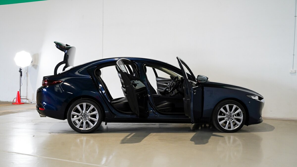 Mazda 3 image 4